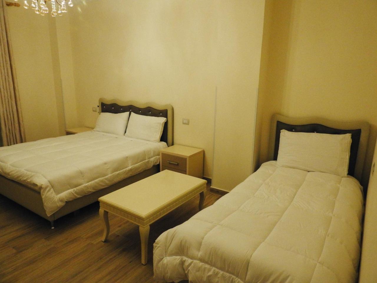 Hotel 3 Vellezerit Durres Luaran gambar